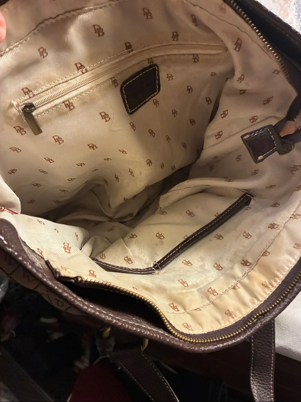 Dooney & Bourke signature db